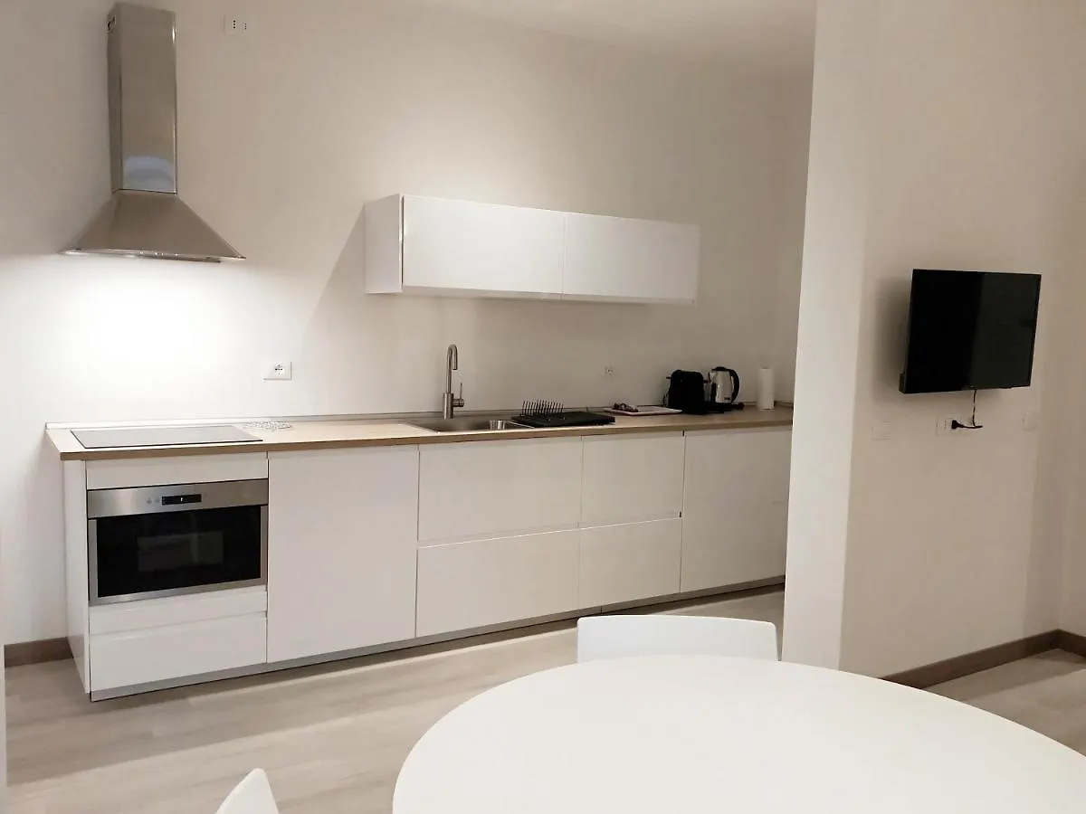 Via Poma Apartments&Rooms Verona Daire