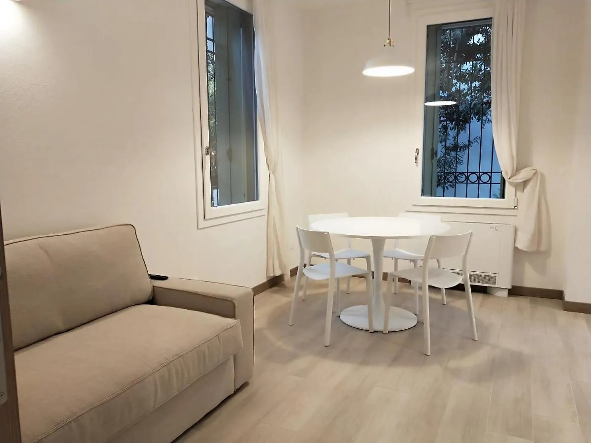 Via Poma Apartments&Rooms Verona